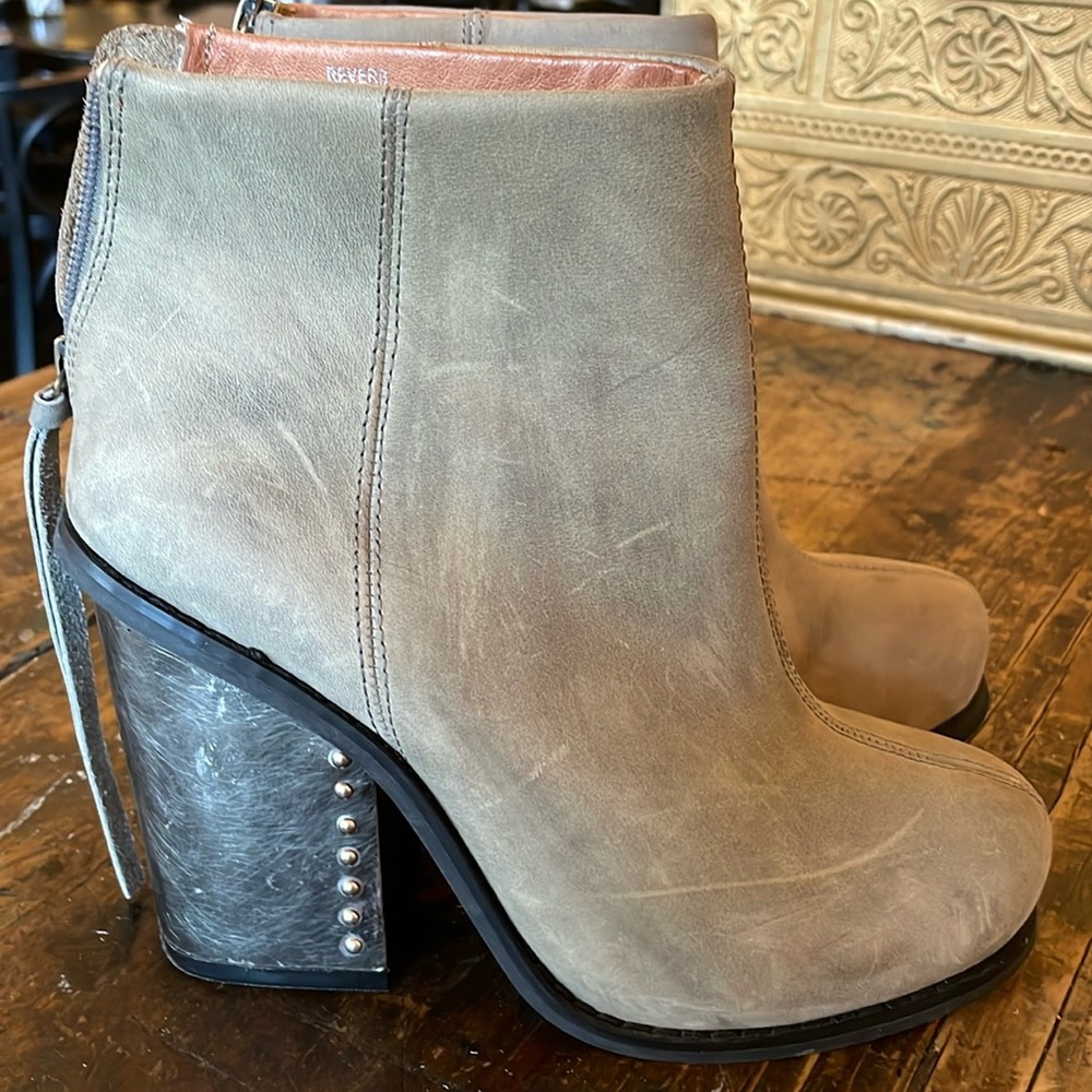 Jeffrey Campbell grey boots